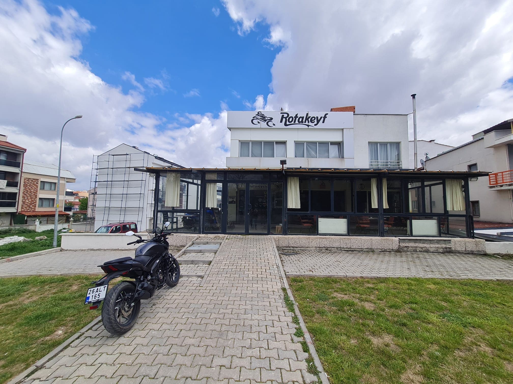 Kafe ve Motor Üstüne Aradığınız Her Şey